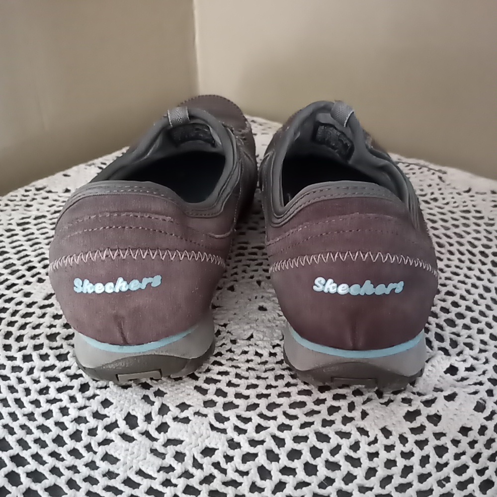 Gray Skechers Athletic Walking Shoes Sneakers Sz 8 Slip On - Picture 4 of 6